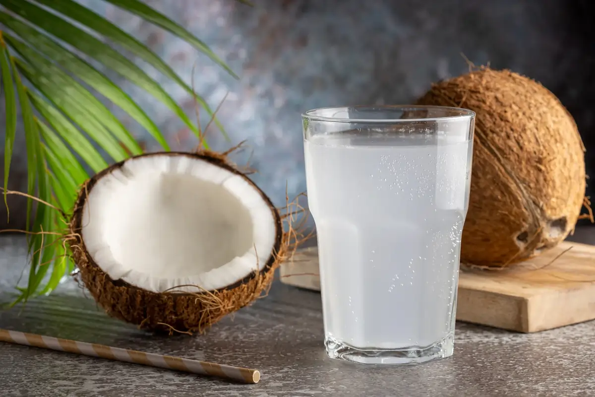 Manfaat Air Kelapa